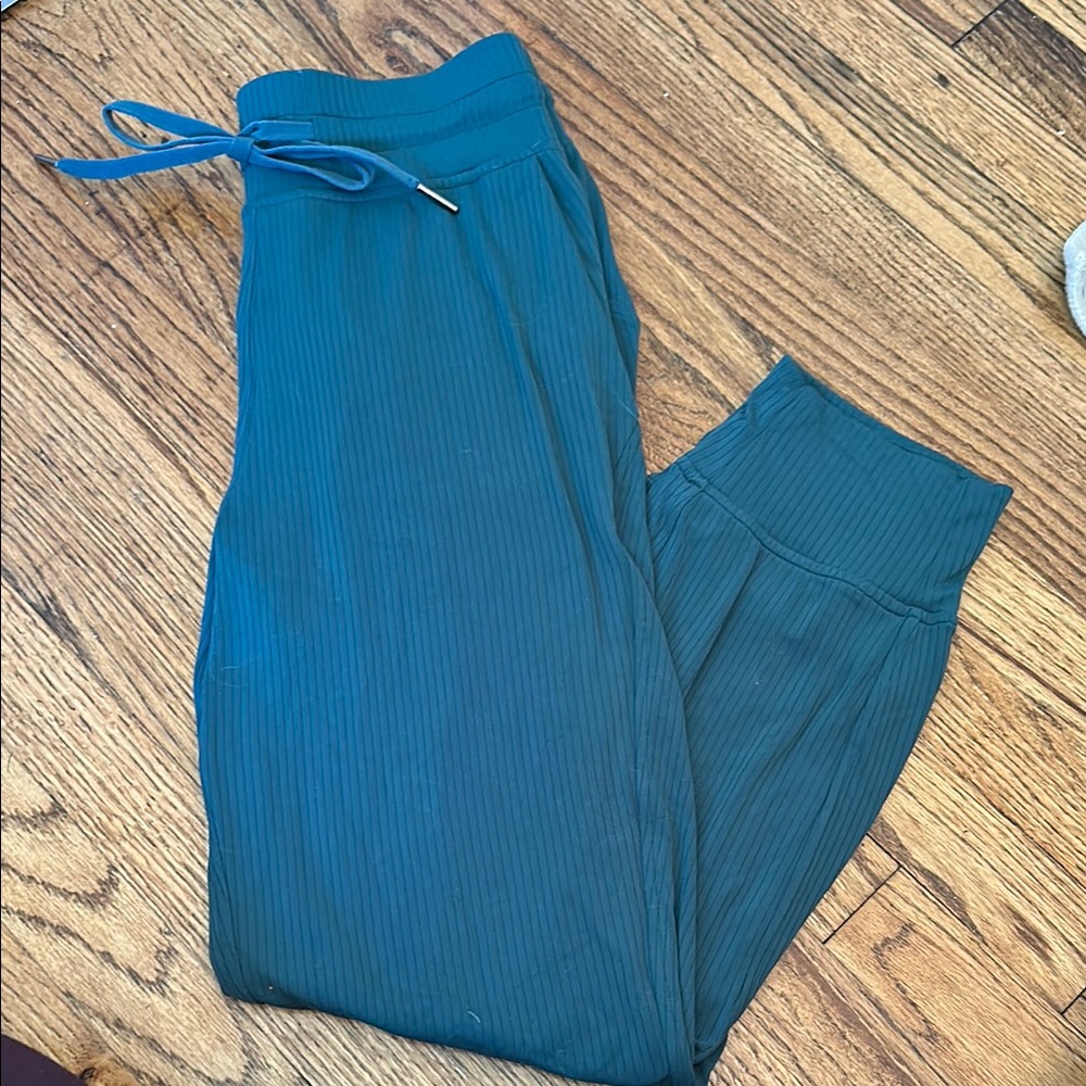 Lululemon Ready to Rulu Teal Ribbed cropped jogger- size 4